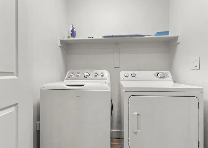 Cozysuites By The Stadium With Pool 18 Apartment Glendale