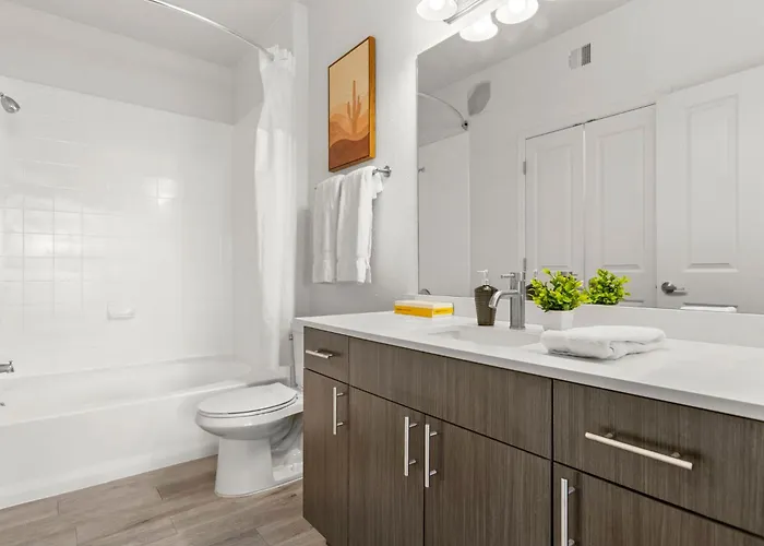 Apartment Cozysuites By The Stadium With Pool 18 *