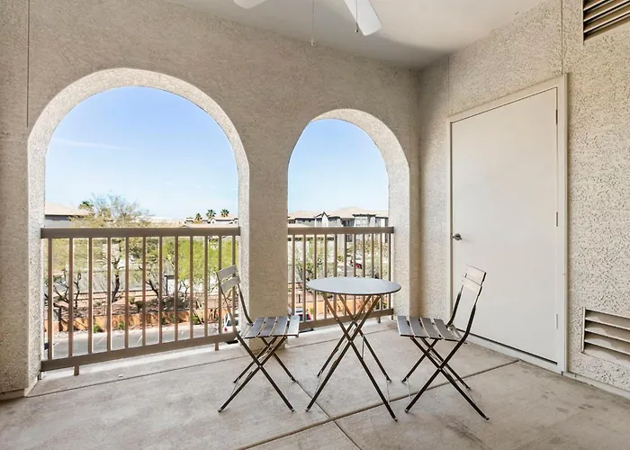 Cozysuites By The Stadium With Pool 18 * Glendale