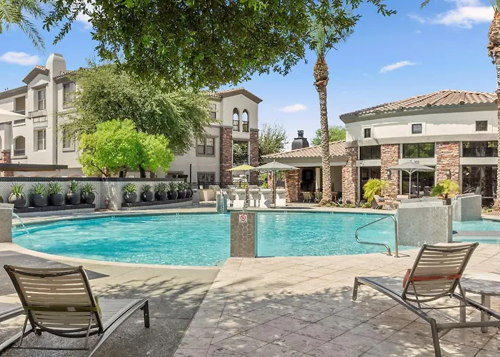 Cozysuites By The Stadium With Pool 18