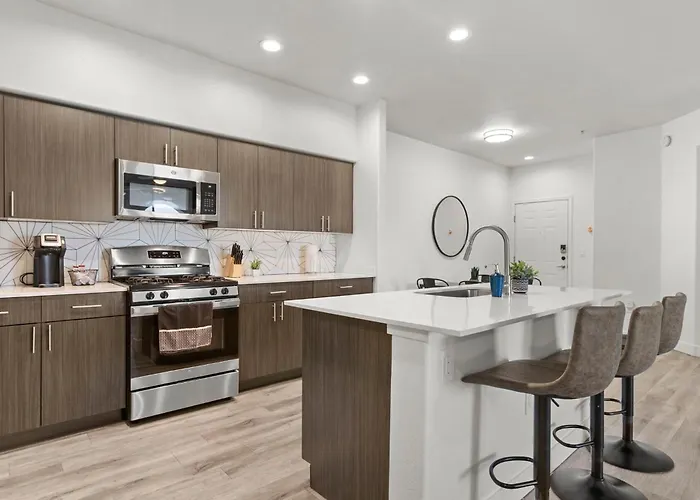 Cozysuites By The Stadium With Pool 18 Apartment *