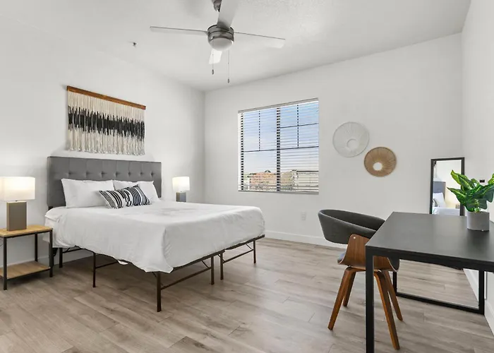 Cozysuites By The Stadium With Pool 18