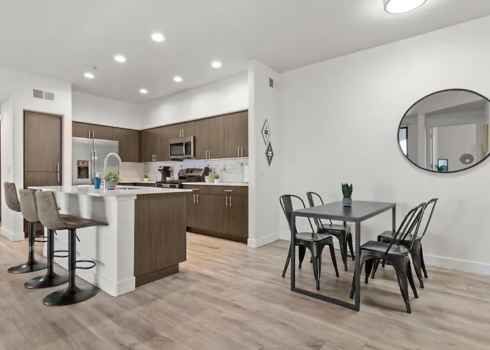 Apartment Cozysuites By The Stadium With Pool 18 *