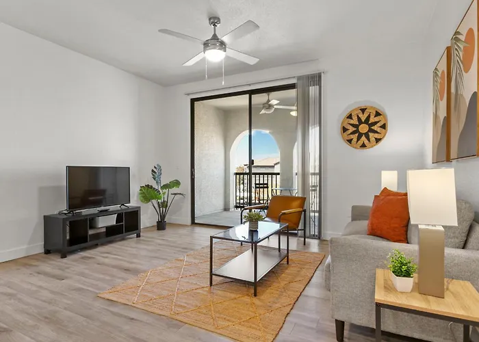 Cozysuites By The Stadium With Pool 18 Glendale